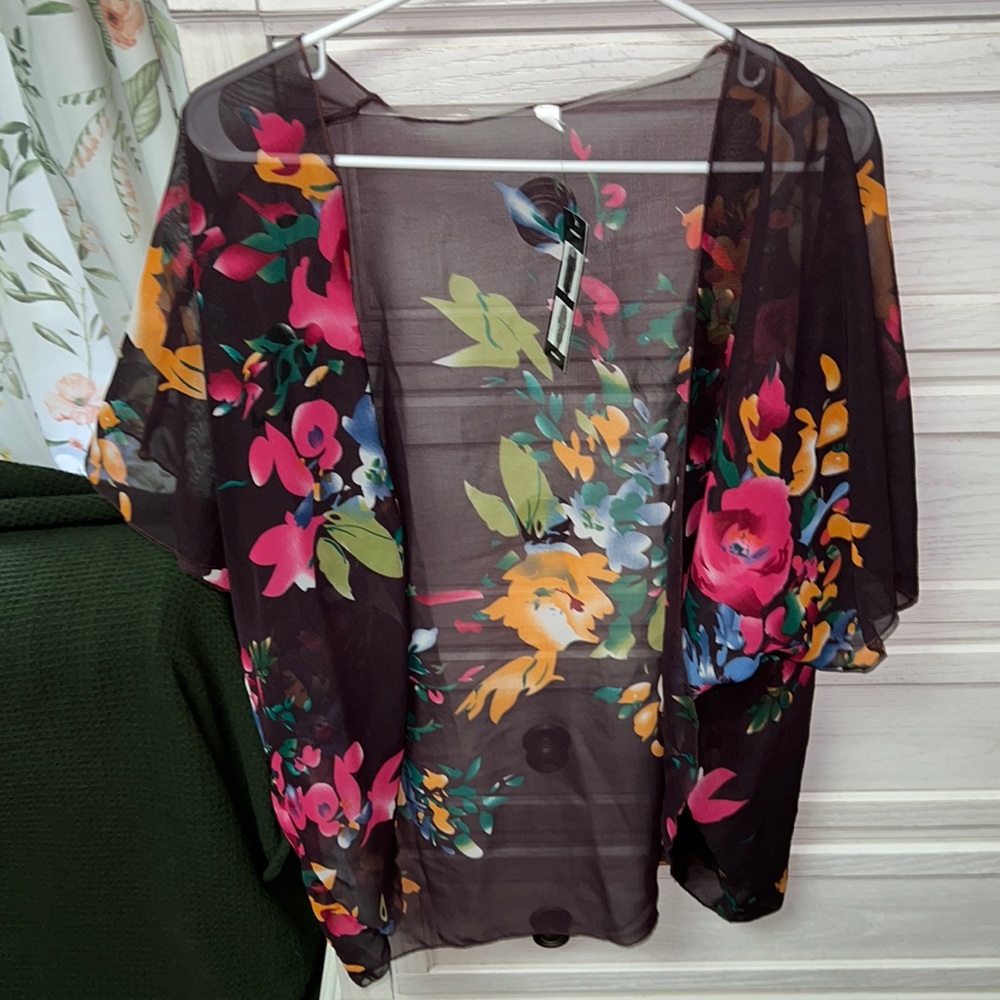 Dark purple floral kimono, Sz S/M, arm holes, rounded hem, polyester, NWT